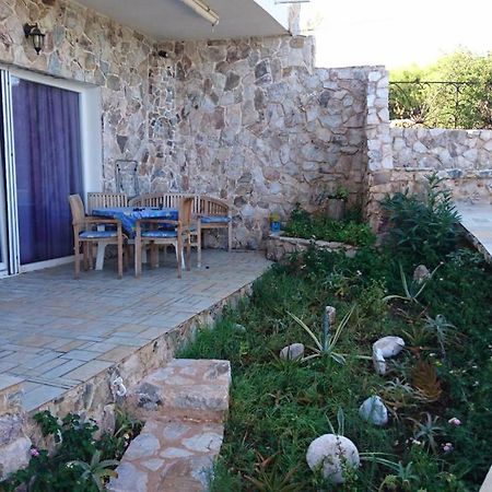 Вилла Το Πετρινο Agia Marina Mikrolimanou Экстерьер фото