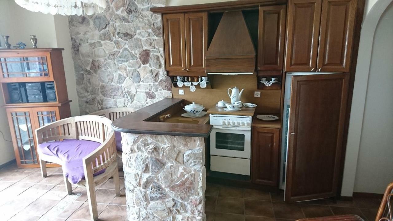 Вилла Το Πετρινο Agia Marina Mikrolimanou Экстерьер фото