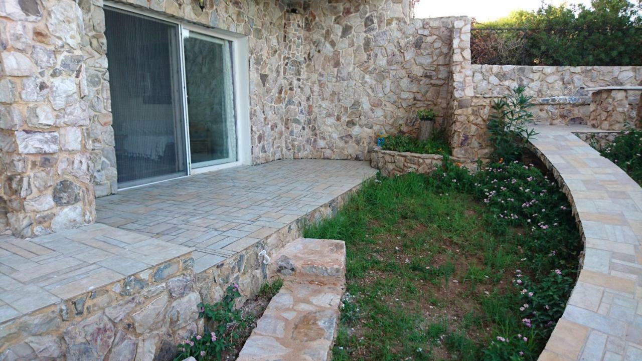 Вилла Το Πετρινο Agia Marina Mikrolimanou Экстерьер фото
