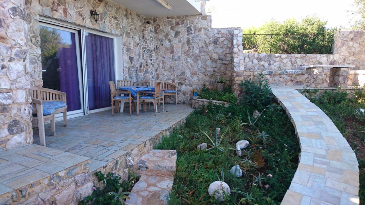 Вилла Το Πετρινο Agia Marina Mikrolimanou Экстерьер фото