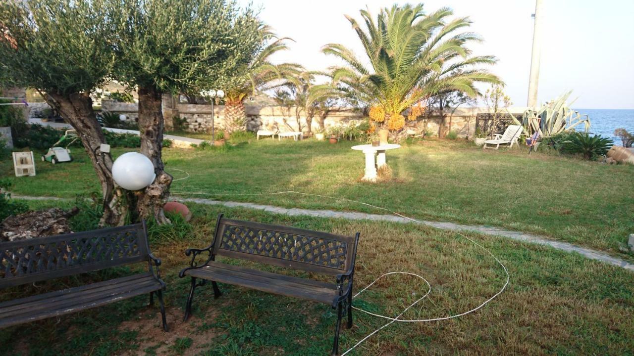 Вилла Το Πετρινο Agia Marina Mikrolimanou Экстерьер фото